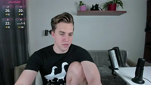 Snapshot of AustinButler chatting on December 2024 07:46:02 PM AustinButler online show from December 2024 07:46:02 PM