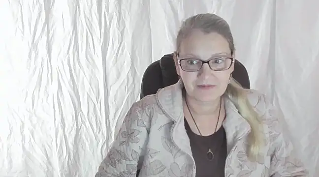 irinamaux online show from February 2025 09:11:02 AM