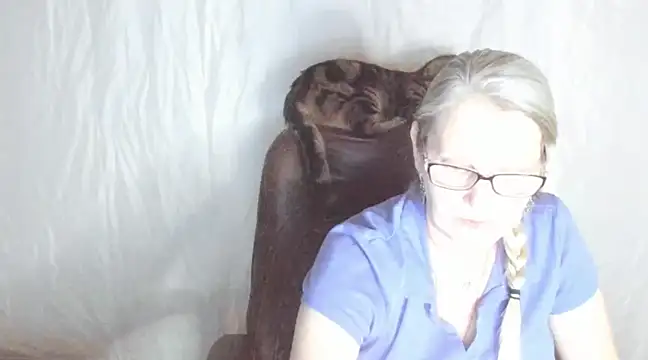 irinamaux online show from February 2025 05:58:02 PM