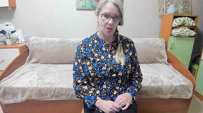 irinamaux online show from March 2025 09:05:01 AM