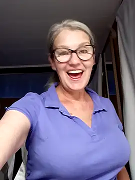 irinamaux online show from September 2025 05:40:01 AM