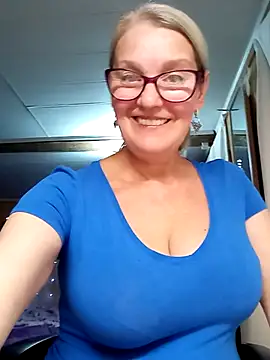 irinamaux online show from October 2025 04:16:02 PM