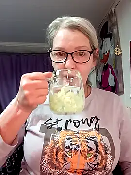 irinamaux online show from February 2026 01:45:01 AM