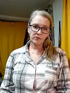 irinamaux online show from March 2026 05:05:01 PM