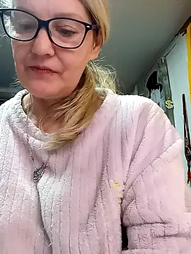 irinamaux online show from April 2026 03:06:01 AM