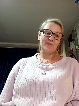 Snapshot of irinamaux chatting on April 2026 04:37:01 AM irinamaux online show from April 2026 04:37:01 AM