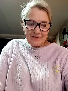 Snapshot of irinamaux chatting on April 2026 07:50:01 AM irinamaux online show from April 2026 07:50:01 AM