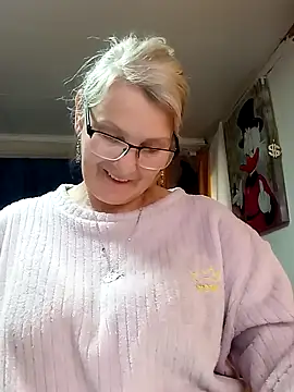 Snapshot of irinamaux chatting on April 2026 01:06:01 PM irinamaux online show from April 2026 01:06:01 PM