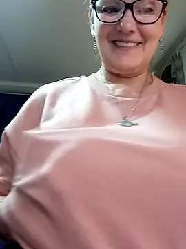 Snapshot of irinamaux chatting on May 2026 07:14:02 AM irinamaux online show from May 2026 07:14:02 AM