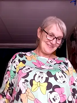 Snapshot of irinamaux chatting on June 2026 02:08:01 PM irinamaux online show from June 2026 02:08:01 PM