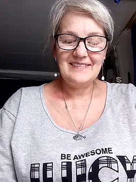 Snapshot of irinamaux chatting on June 2026 11:25:01 AM irinamaux online show from June 2026 11:25:01 AM