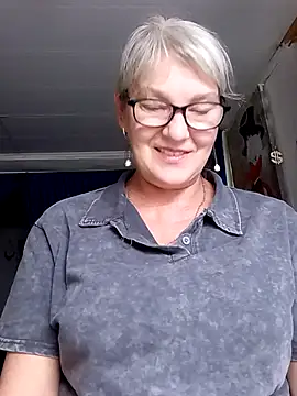 Snapshot of irinamaux chatting on June 2026 05:52:02 AM irinamaux online show from June 2026 05:52:02 AM