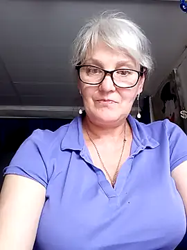 Snapshot of irinamaux chatting on July 2026 04:29:02 PM irinamaux online show from July 2026 04:29:02 PM