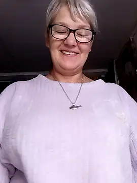 Snapshot of irinamaux chatting on July 2026 05:14:01 AM irinamaux online show from July 2026 05:14:01 AM