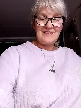 Snapshot of irinamaux chatting on July 2026 05:20:01 PM irinamaux online show from July 2026 05:20:01 PM