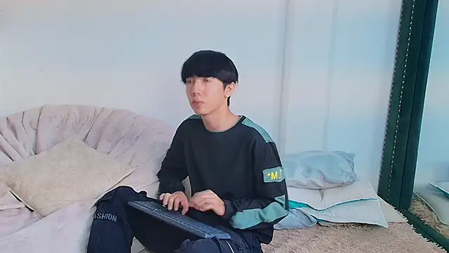 Levii Ackermann online show from March 2025 03:28:02 PM