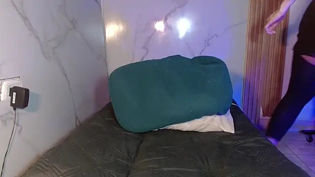 mollyguns online show from February 2026 08:18:01 PM