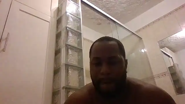 Snapshot of Bighood_T chatting on June 2026 05:43:01 AM Bighood T online show from June 2026 05:43:01 AM