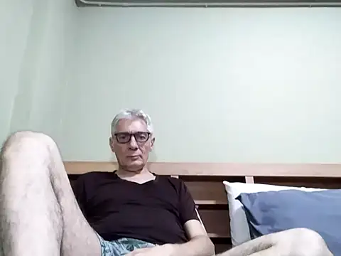 BIGUNCUTHARDCOCK online show from October 2025 02:28:01 PM