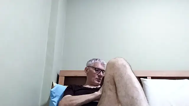 BIGUNCUTHARDCOCK online show from January 2026 02:44:01 PM