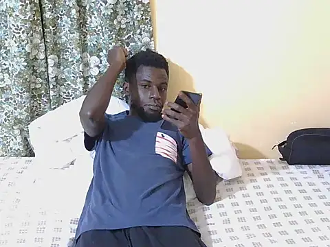 Snapshot of large_blackdick chatting on September 2025 08:00:02 PM large blackdick online show from September 2025 08:00:02 PM