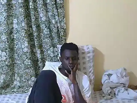 Snapshot of large_blackdick chatting on October 2025 11:28:02 PM large blackdick online show from October 2025 11:28:02 PM