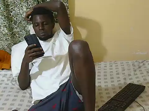 Snapshot of large_blackdick chatting on November 2025 08:45:01 PM large blackdick online show from November 2025 08:45:01 PM