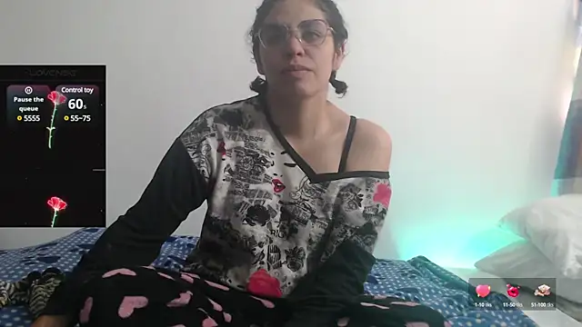 Snapshot of Anne_purple chatting on January 2025 04:26:01 PM Anne purple online show from January 2025 04:26:01 PM