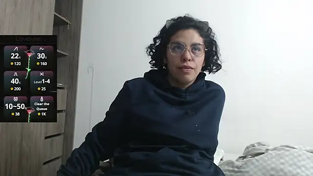 Snapshot of Anne_purple chatting on February 2025 03:37:02 PM Anne purple online show from February 2025 03:37:02 PM