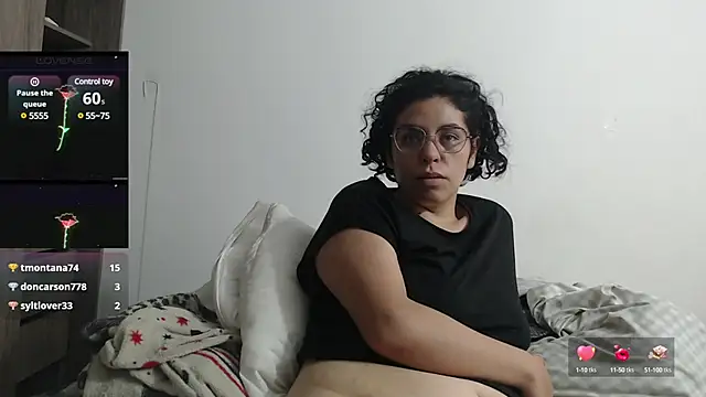 Snapshot of Anne_purple chatting on February 2025 06:41:02 PM Anne purple online show from February 2025 06:41:02 PM