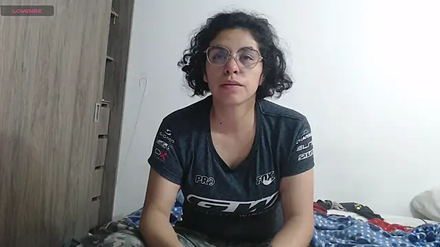 Snapshot of Anne_purple chatting on March 2025 06:54:01 PM Anne purple online show from March 2025 06:54:01 PM