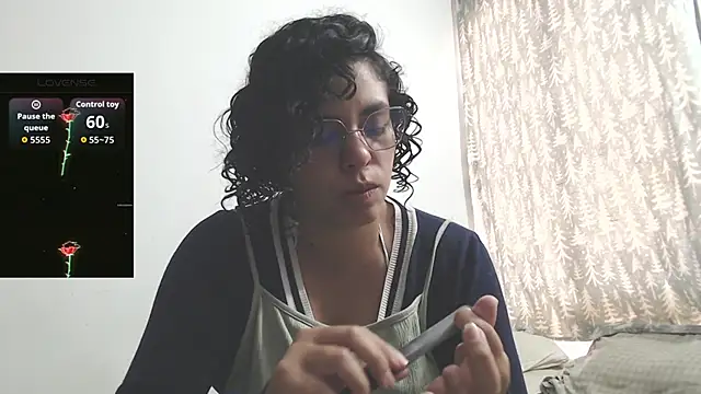 Snapshot of Anne_purple chatting on September 2025 03:23:02 PM Anne purple online show from September 2025 03:23:02 PM