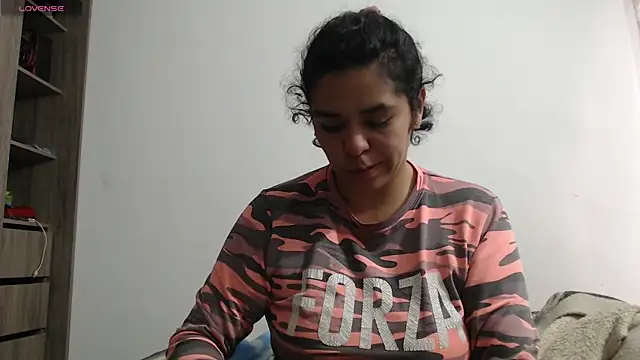 Snapshot of Anne_purple chatting on September 2025 03:25:01 PM Anne purple online show from September 2025 03:25:01 PM