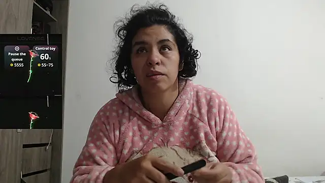 Snapshot of Anne_purple chatting on September 2025 04:31:02 PM Anne purple online show from September 2025 04:31:02 PM