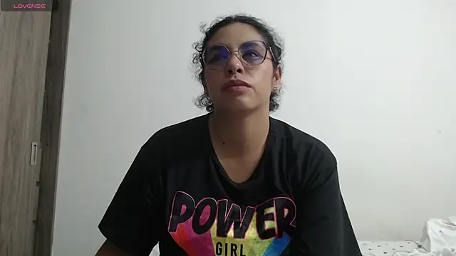 Snapshot of Anne_purple chatting on October 2025 04:24:02 PM Anne purple online show from October 2025 04:24:02 PM