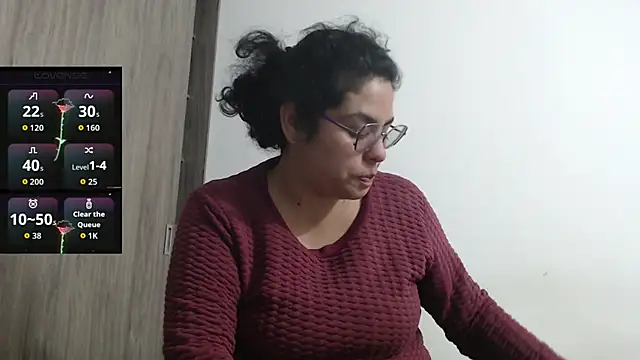 Snapshot of Anne_purple chatting on November 2025 01:56:02 PM Anne purple online show from November 2025 01:56:02 PM