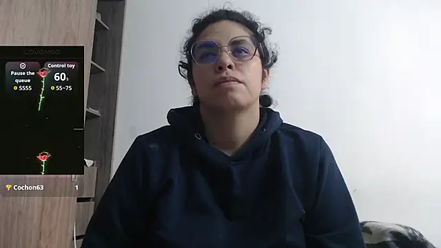 Snapshot of Anne_purple chatting on November 2025 04:38:01 PM Anne purple online show from November 2025 04:38:01 PM