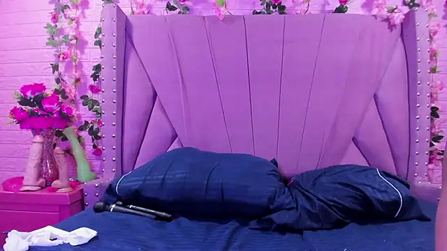 Snapshot of Cristal_horny69 chatting on January 2025 06:48:02 AM Cristal horny69 online show from January 2025 06:48:02 AM