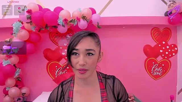 charlotte-11 online show from September 2025 04:29:02 PM