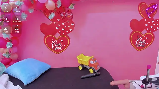 charlotte-11 online show from September 2025 05:58:01 PM