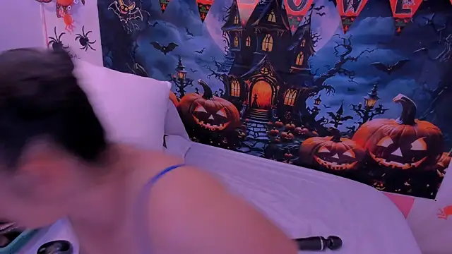 charlotte-11 online show from October 2025 03:24:01 PM