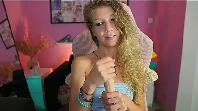 missicute online show from September 2025 07:02:02 PM