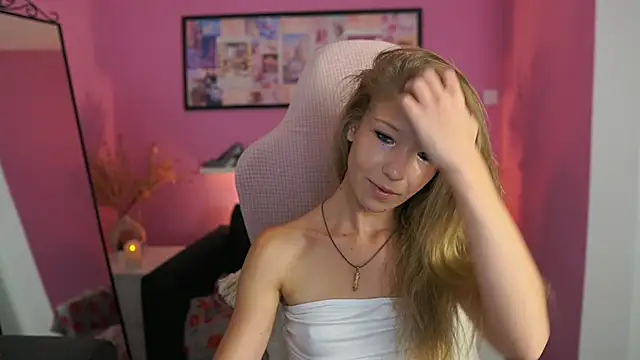 missicute online show from September 2025 06:42:01 PM