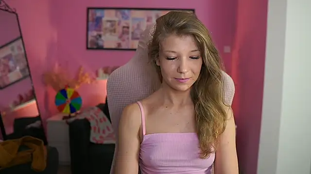 missicute online show from April 2026 06:08:02 PM