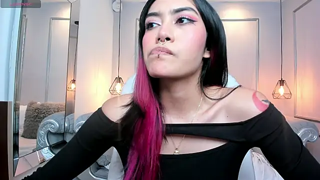 AzuraKindong online show from January 2025 07:25:01 PM