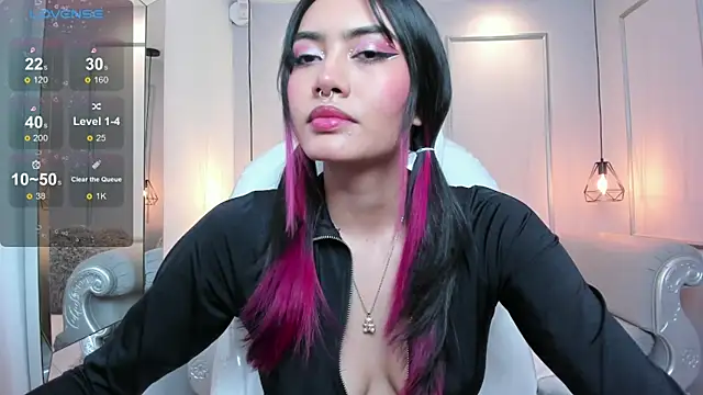 AzuraKindong online show from February 2025 07:16:01 PM