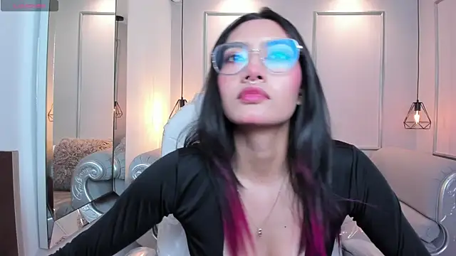 AzuraKindong online show from September 2025 07:17:01 PM