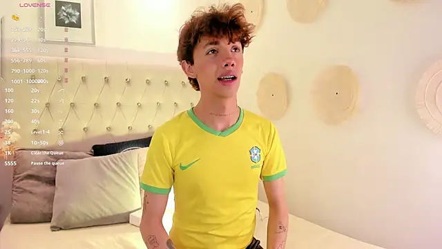 Tomy Rox online show from March 2025 07:20:02 PM