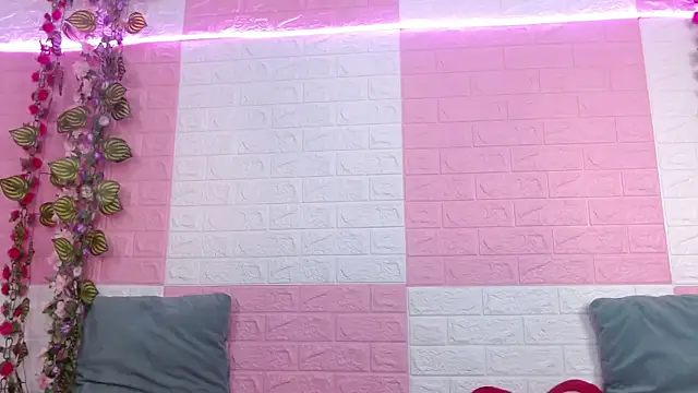 AnyaFloyd69 online show from January 2025 11:43:01 PM