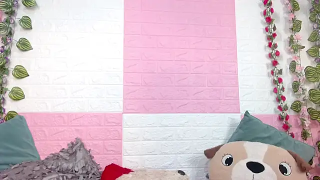 AnyaFloyd69 online show from February 2025 09:36:01 PM